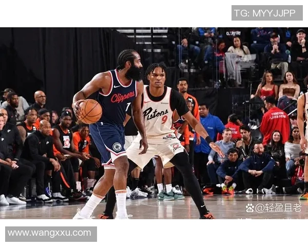 2007年NBA东部决赛骑士与活塞的激烈对决回顾与分析