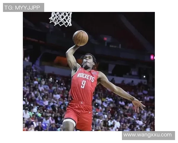 热火与火箭正进行激烈对决直播精彩瞬间不容错过