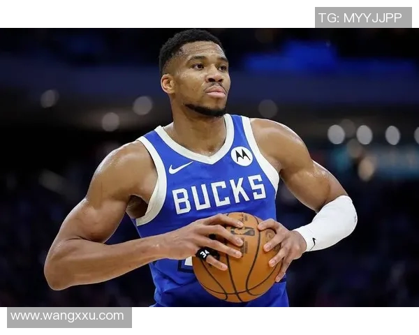 扬尼斯阿德托昆博的篮球传奇之路与个人成长故事 扬尼斯阿德托昆博的篮球传奇之路与个人成长故事